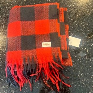 New American Eagle scarf red buffalo plaid